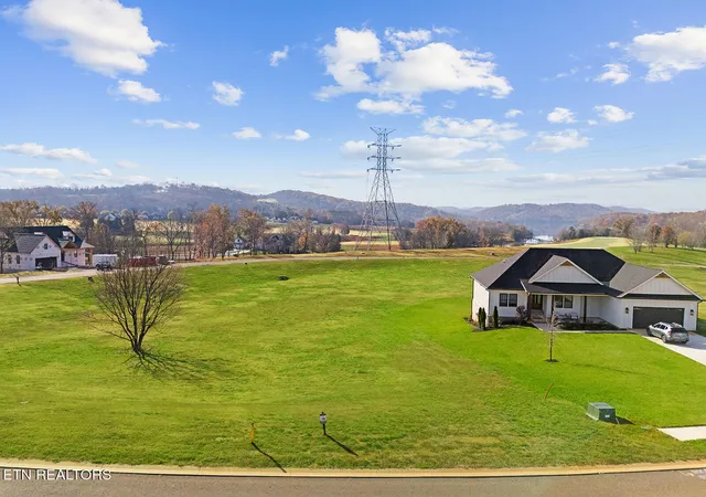 Homes for sale in Loudon, TN | 121 Purple Iris Pl, Loudon, TN 37774 | MLS# 1322045
