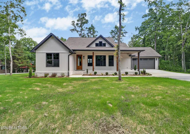 1st image of 124 Markham Ln, Crossville, TN 38558 | MLS# 1322755