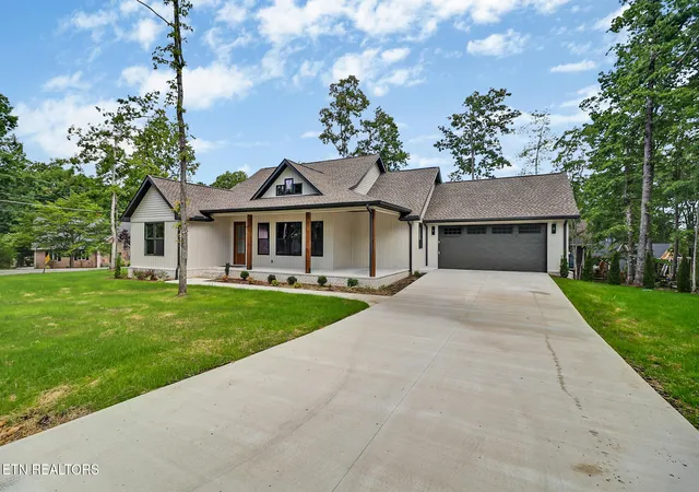 2nd image of 124 Markham Ln, Crossville, TN 38558 | MLS# 1322755