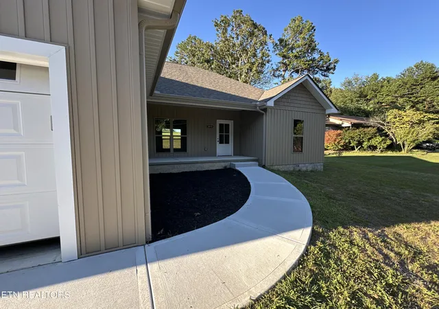 Photo 2 of Single family home for sale at 5035 Cheyenne Dr, Crossville, TN 38572 | MLS# 1323014 | Listing updated on 2026-08-26