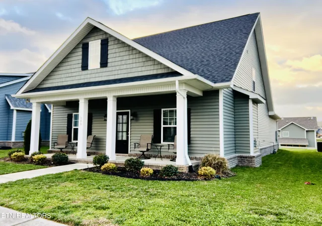 1st image of 109 E Elderberry St, Oak Ridge, TN 37830 | MLS# 1323791