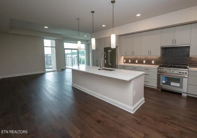 Photo 3 of Condo for sale at 122 Stadium Way #516, Knoxville, TN 37915 | MLS# 1324355 | Listing updated on 2026-08-17