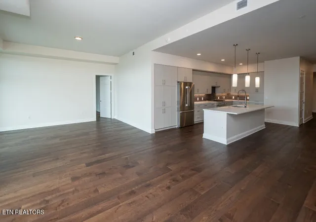 Photo 4 of Condo for sale at 122 Stadium Way #516, Knoxville, TN 37915 | MLS# 1324355 | Listing updated on 2026-08-17