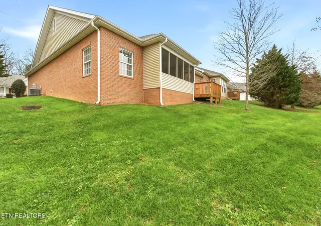 2nd image of 119 Devanshire Ct, Oak Ridge, TN 37830
