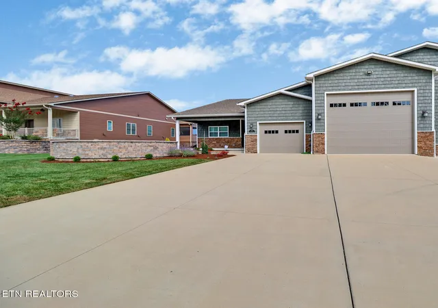 Photo 1 of Sale Pending at 533 Holly Tree Dr, Crossville, TN 38555 | MLS# 1323915 | Listing updated on 2026-01-28