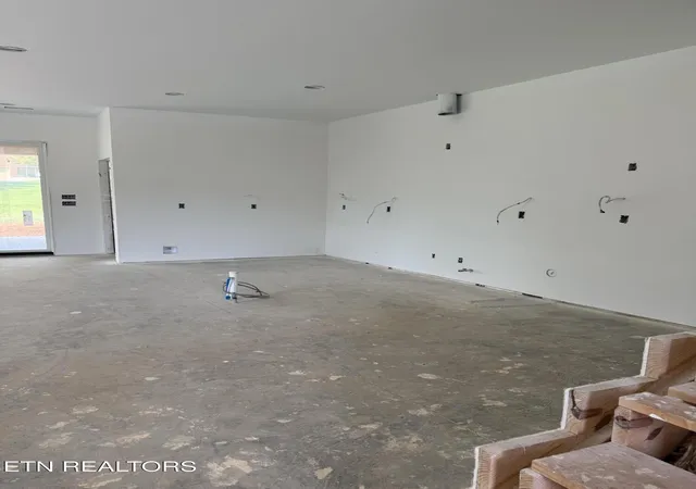 Photo 3 of Single family home for sale at 8867 Dancing Bear Ln, Knoxville, TN 37923 | MLS# 1324278 | Listing updated on 2026-08-31