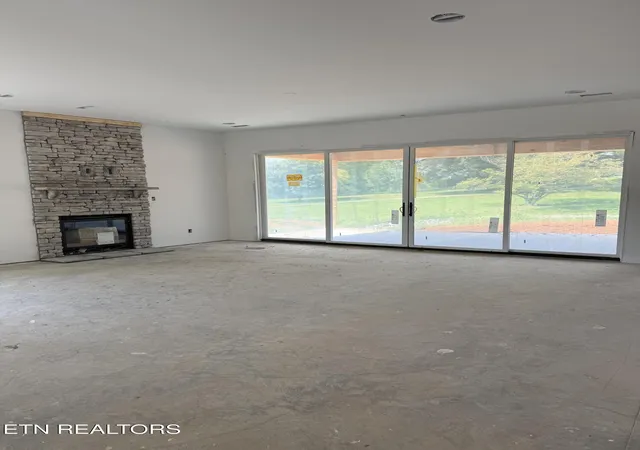 Photo 3 of Single family home for sale at 8867 Dancing Bear Ln, Knoxville, TN 37923 | MLS# 1324278 | Listing updated on 2026-08-31