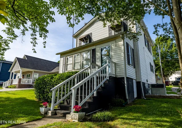 2nd image of 1240 N Wright Rd, Alcoa, TN 37701 | MLS# 1324086