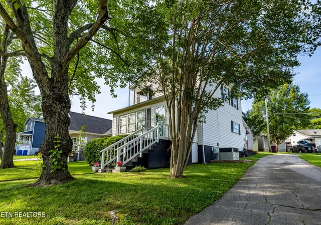 3rd image of 1240 N Wright Rd, Alcoa, TN 37701 | MLS# 1324086