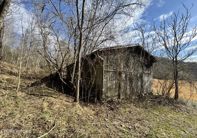 Homes for sale in Bean Station, TN | 1135 Ned Clark Rd, Bean Station, TN 37708 | MLS# 1324118