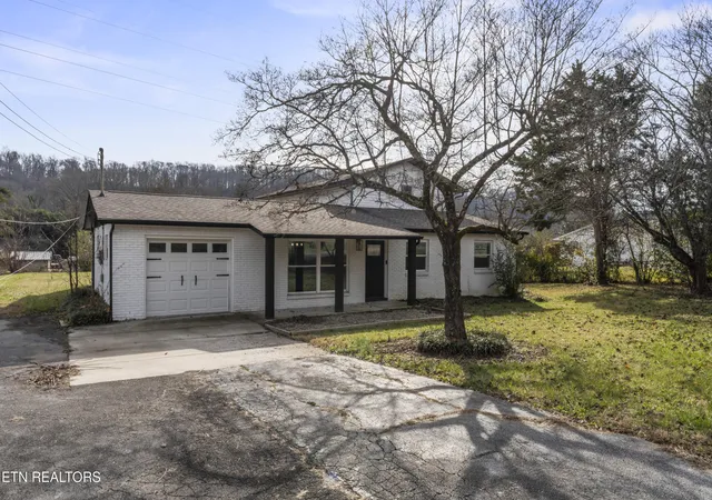 Photo 2 of Single family home for sale at 4216 Foley Dr, Knoxville, TN 37918 | MLS# 1324337 | Listing updated on 2026-06-11