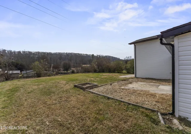 Photo 3 of Single family home for sale at 4216 Foley Dr, Knoxville, TN 37918 | MLS# 1324337 | Listing updated on 2026-06-11