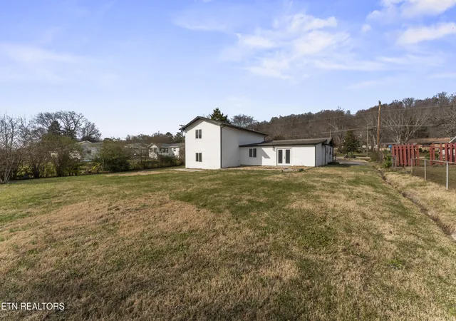 Photo 4 of Single family home for sale at 4216 Foley Dr, Knoxville, TN 37918 | MLS# 1324337 | Listing updated on 2026-06-11