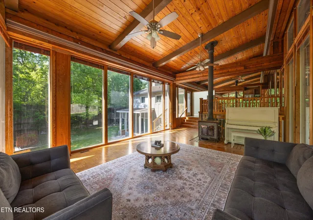 Photo 3 of Single family home for sale at 565 Hillcrest Cir, Etowah, TN 37331 | MLS# 1324604 | Listing updated on 2026-09-17