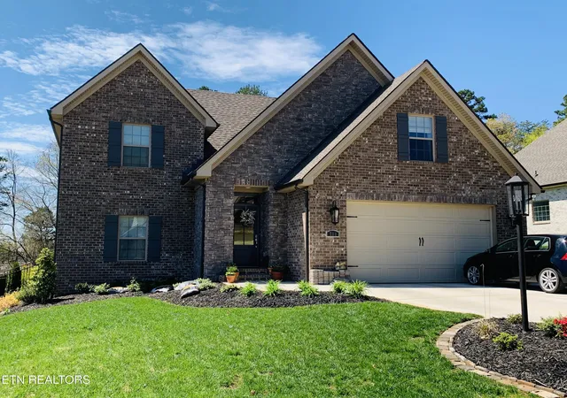 Homes for sale in Knoxville, TN | 8861 Dancing Bear Ln, Knoxville, TN 37923 | MLS# 1326466