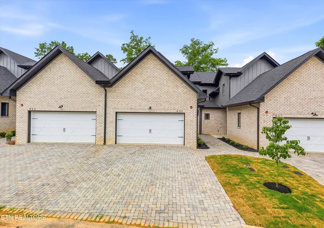 2nd image of 635 October Glory Ln, Farragut, TN 37934 | MLS# 1324899