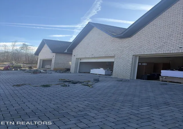 3rd image of 633 October Glory Ln, Farragut, TN 37934 | MLS# 1324892