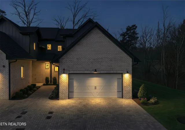 1st image of 627 October Glory Ln, Farragut, TN 37934 | MLS# 1324887
