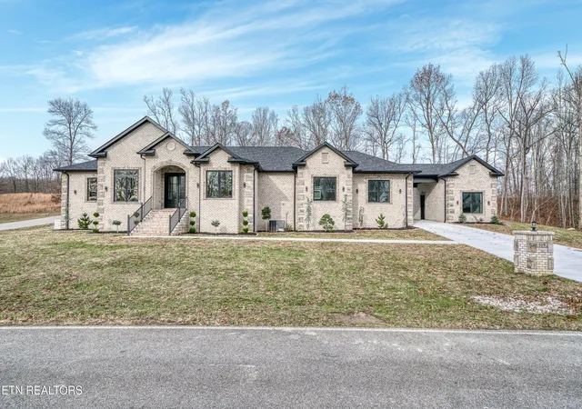 Photo 1 of Single family home for sale at 519 Cumberland View Dr, Crossville, TN 38571 | MLS# 1324786 | Listing updated on 2026-06-22