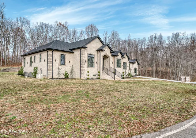 Photo 3 of Single family home for sale at 519 Cumberland View Dr, Crossville, TN 38571 | MLS# 1324786 | Listing updated on 2026-06-22
