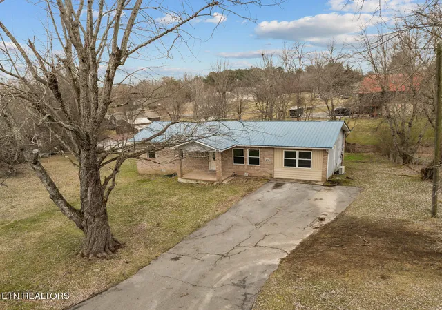 Photo 1 of Single family home for sale at 478 Lee Dr, Crossville, TN 38555 | MLS# 1328684 | Listing updated on 2026-09-09
