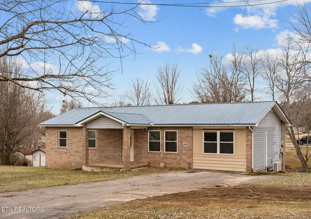 Photo 2 of Single family home for sale at 478 Lee Dr, Crossville, TN 38555 | MLS# 1328684 | Listing updated on 2026-09-09