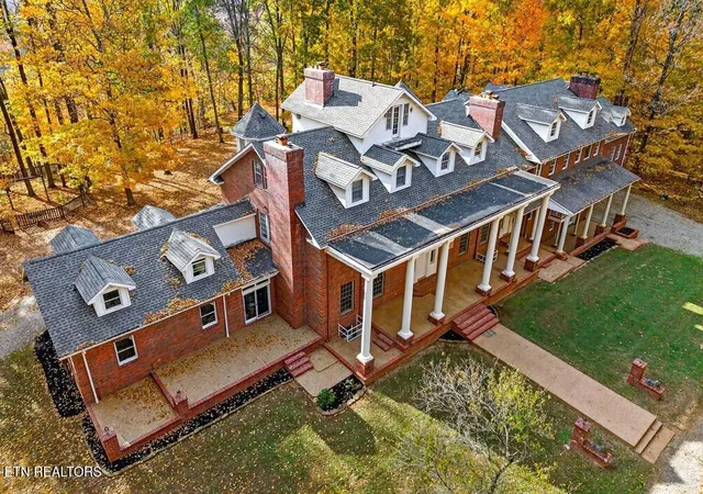 Photo 1 of Single family home for sale at 6211 Rocky Point Rd, Cookeville, TN 38506 | MLS# 1326039 | Listing updated on 2026-09-14
