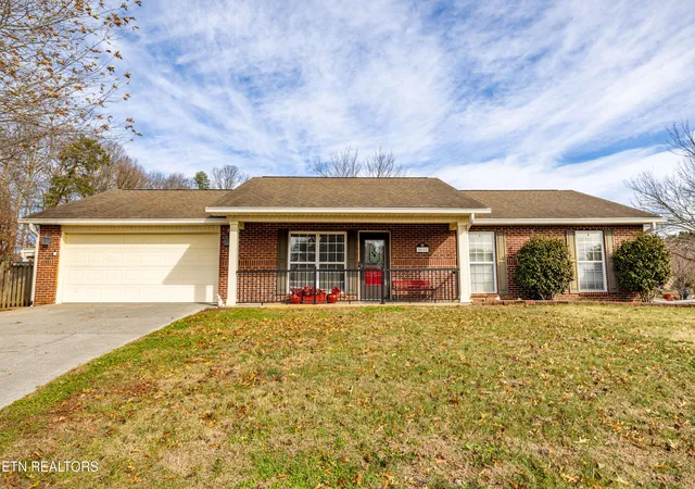 Homes for sale in Maryville, TN | 3002 Country Meadows Ln, Maryville, TN 37803 | MLS# 1325237
