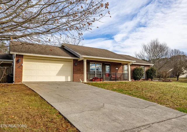 Homes for sale in Maryville, TN | 3002 Country Meadows Ln, Maryville, TN 37803 | MLS# 1325237