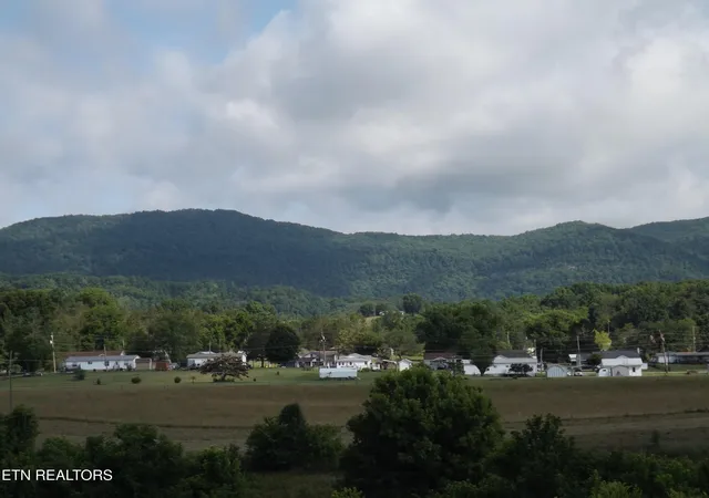 8th image of 963 Shawanee Rd, Harrogate, TN 37752 | MLS# 1325127