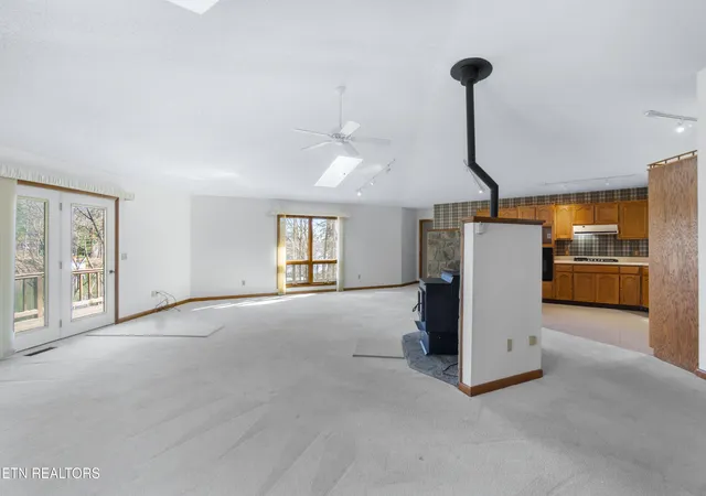 Photo 3 of Single family home for sale at 11 Londell Ct, Crossville, TN 38558 | MLS# 1325612 | Listing updated on 2026-09-10