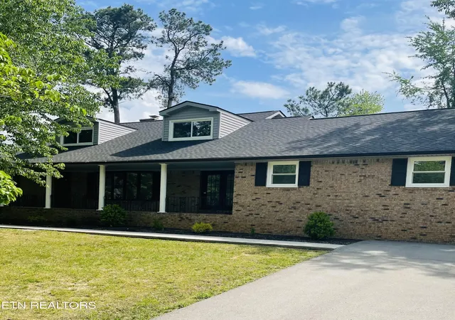Homes for sale in Cookeville, TN | 2158 Williamsburg Cir, Cookeville, TN 38506 | MLS# 1325571