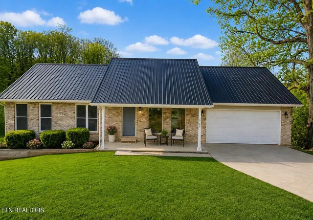 Photo 1 of Single family home for sale at 1203 Clendenen Rd, Maryville, TN 37801 | MLS# 1325488 | Listing updated on 2026-06-04