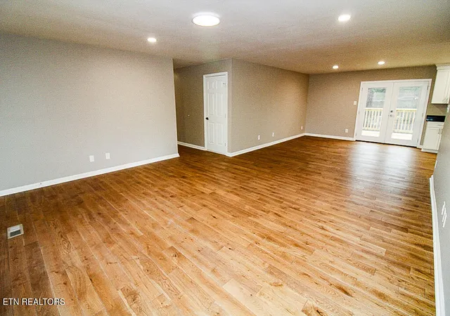 Photo 4 of Single family home for sale at 1203 Clendenen Rd, Maryville, TN 37801 | MLS# 1325488 | Listing updated on 2026-06-04
