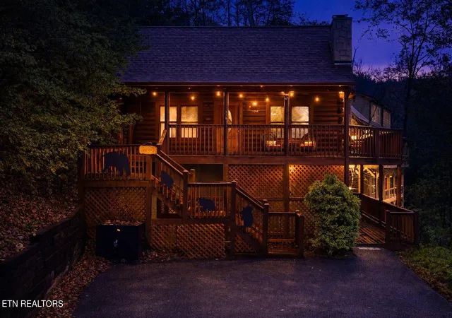 3rd image of 716 Golden Eagle Wy, Pigeon Forge, TN 37863 | MLS# 1325587