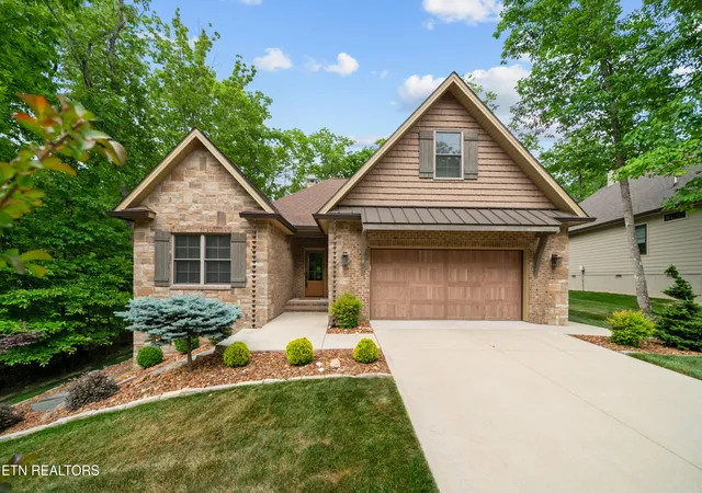 Homes for sale in Fairfield Glade, TN | 51 Oak Leaf Circle, Fairfield Glade, TN 38558 | MLS# 1327573