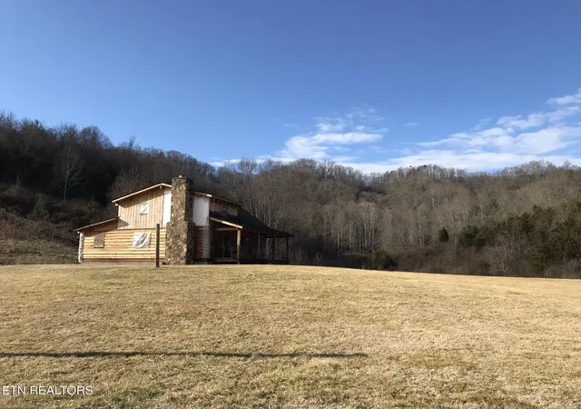 3rd image of 301 Smith Dr, Harrogate, TN 37752 | MLS# 1331220