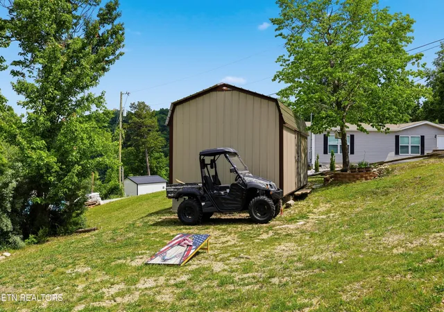 Homes for sale in Caryville, TN | 352 Perry Smith Ln, Caryville, TN 37714 | MLS# 1325992