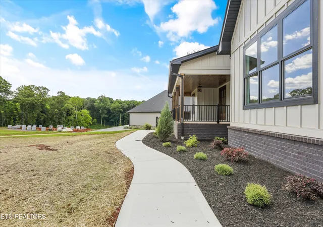 Photo 4 of Single family home for sale at 915 Sophie Dr, Greenback, TN 37742 | MLS# 1344950 | Listing updated on 2026-10-06