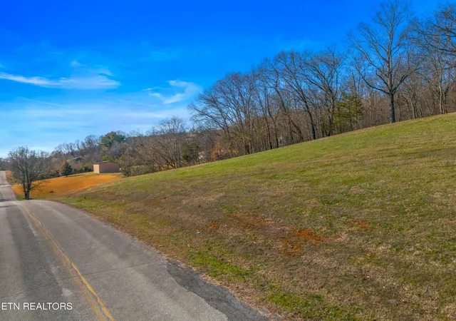 2nd image of Lot 31r 2 E Cross Rd, Dandridge, TN 37725 | MLS# 1327033