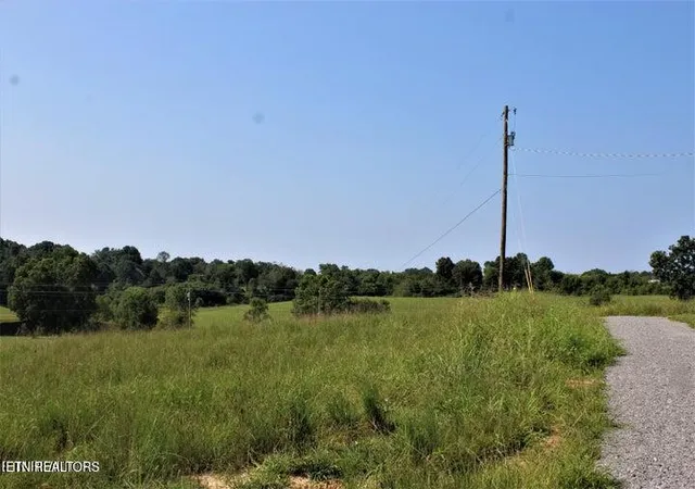 2nd image of 360 & 372 Oakland Rd, Sweetwater, TN 37874 | MLS# 1326121