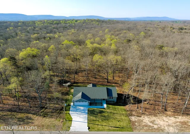 2nd image of 402 St George Dr, Crossville, TN 38558 | MLS# 1326010