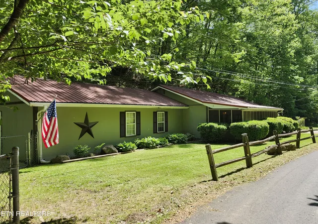Homes for sale in Greeneville, TN | 1090 Caney Creek Ln, Greeneville, TN 37745 | MLS# 1326378