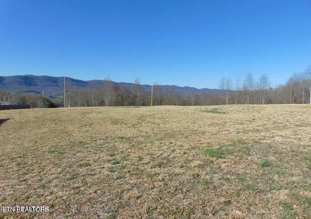 Photo 3 of Single family home for sale at 309 Elizabeth Russell Rd, Speedwell, TN 37870 | MLS# 1326650 | Listing updated on 2026-01-16