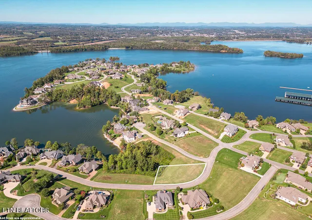 17th image of 2030 Marina Wy, Lenoir City, TN 37772 | MLS# 1326199