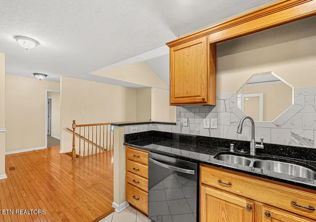 Homes for sale in Lenoir City, TN | 116 Hightower Ln, Lenoir City, TN 37771 | MLS# 1326361