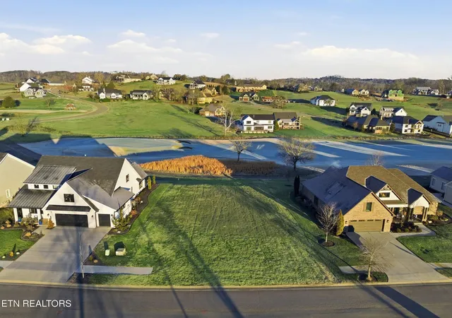 Homes for sale in Loudon, TN | 3567 Old Club Rd, Loudon, TN 37774 | MLS# 1326514