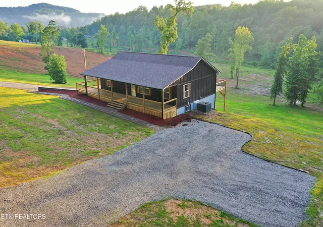 Homes for sale in Winfield, TN | 1291 Alderville Rd, Winfield, TN 37892 | MLS# 1327119