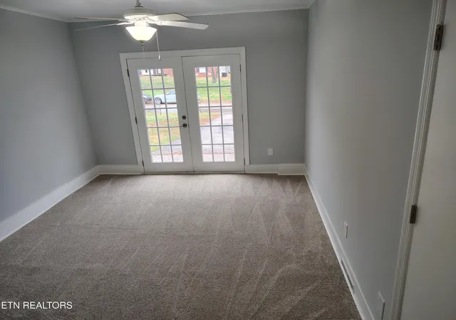 Photo 3 of Sale Pending at 1025 Ruskin Dr, Knoxville, TN 37923 | MLS# 1327251 | Listing updated on 2026-05-06