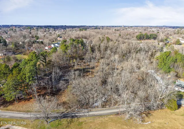 1st image of 922 E Broad St, Cookeville, TN 38501 | MLS# 1326993